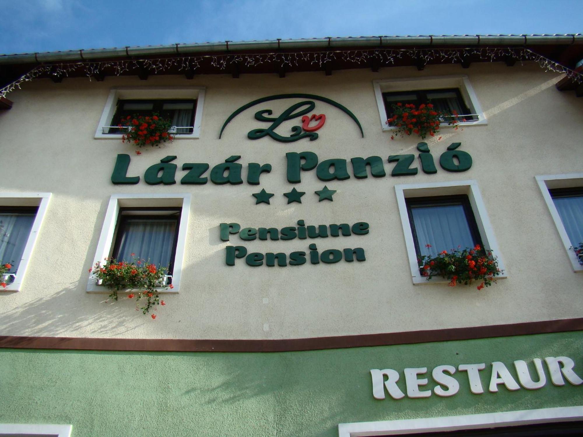 Lazar Pension & Restaurant Gheorgheni  Buitenkant foto