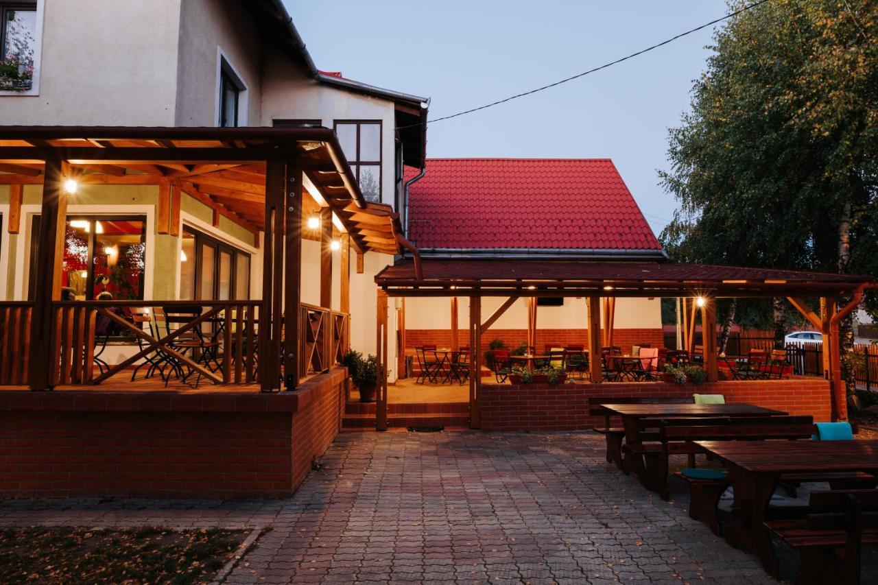 Lazar Pension & Restaurant Gheorgheni  Buitenkant foto